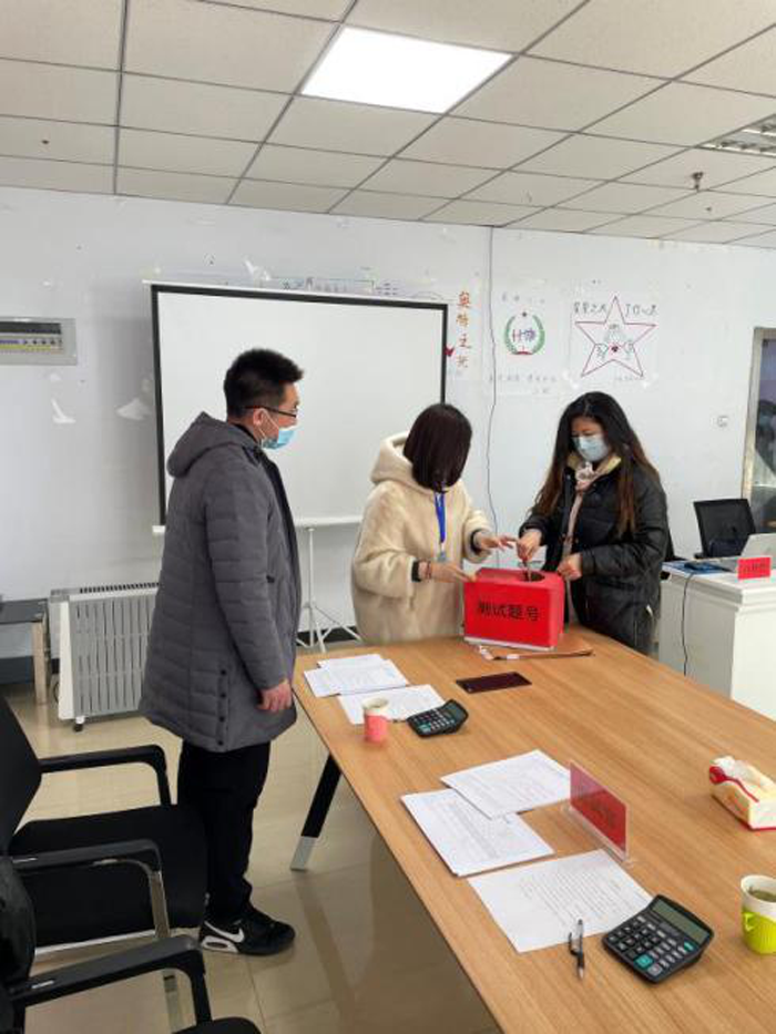 集团纪委到河北华奥医院招聘会现场开展监督工作.png