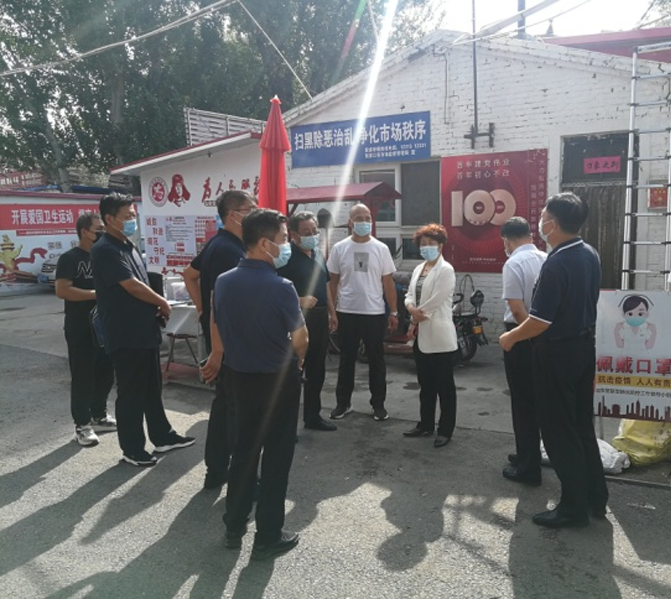 李宏副市长莅临大地农贸市场调研指导.png