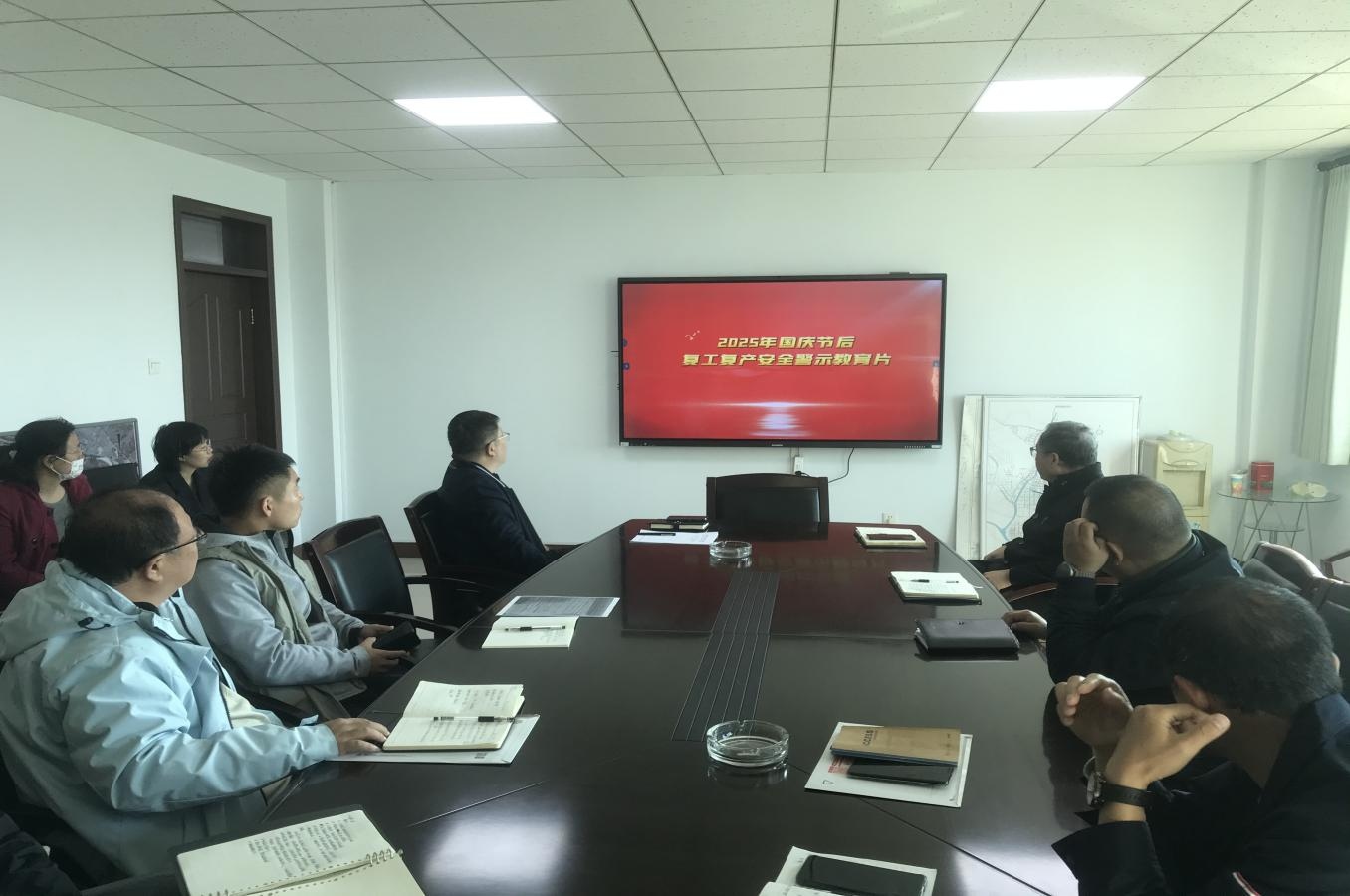 1762845976576950.jpg 1762845976576950.jpg